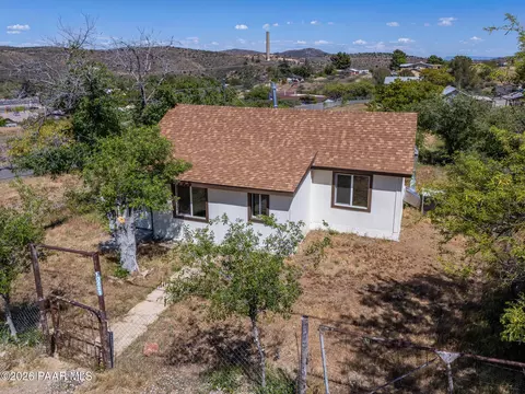 10231 Pine St, Mayer, AZ 86333