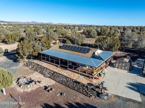 10777 Raging Crab Rd, Ash Fork, AZ 86320