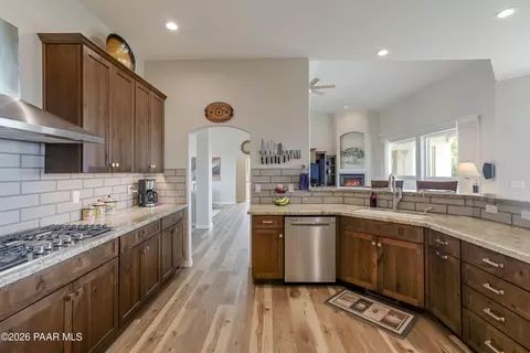 Kitchen - 10769 E High Point Dr, Dewey, AZ 86327 photo 3 of 5
