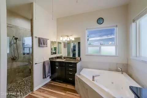 Bath - 10769 E High Point Dr, Dewey, AZ 86327 photo 2 of 6