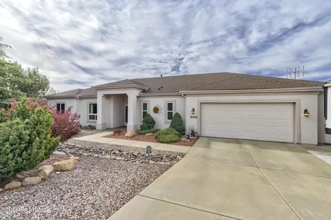 10769 E High Point Dr, Dewey, AZ 86327