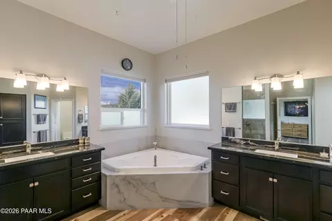 Bath - 10769 E High Point Dr, Dewey, AZ 86327 photo 1 of 6