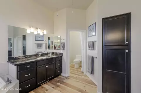 Bath - 10769 E High Point Dr, Dewey, AZ 86327 photo 4 of 6