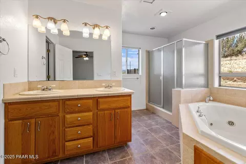 Bath - 20775 N Hackamore Ln, Paulden, AZ 86334 photo 1 of 1
