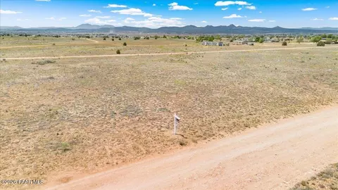 155 E Ahonen Rd, Paulden, AZ 86334 photo 7