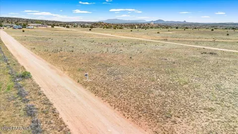 155 E Ahonen Rd, Paulden, AZ 86334 photo 9