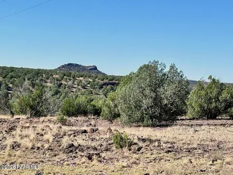 145 SW Reckless Ln, Ash Fork, AZ 86320 photo 2