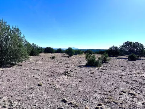 145 NE Reckless Ln, Ash Fork, AZ 86320 photo 2