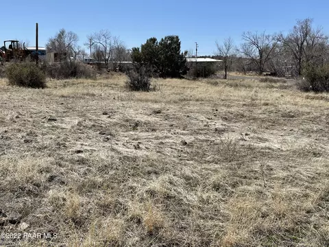 649 W El Dorita Ave, Ash Fork, AZ 86320 photo 2