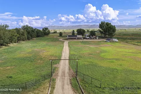 3980 W Rocky Rd, Paulden, AZ 86334