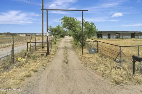 25055 N Naples St, Paulden, AZ 86334