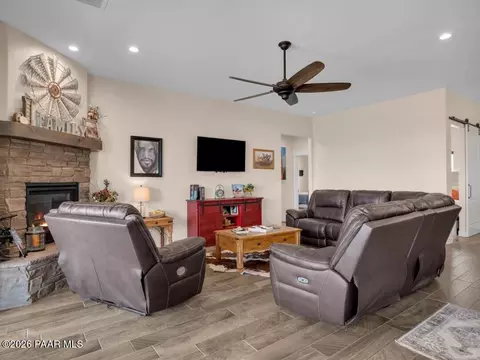 Living - 15935 E Lone Fox Trl, Dewey, AZ 86327 photo 3 of 3