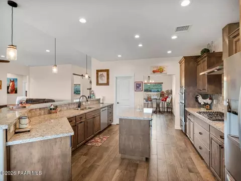 Kitchen - 15935 E Lone Fox Trl, Dewey, AZ 86327 photo 2 of 6