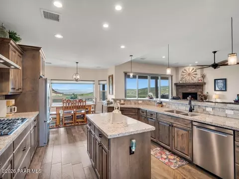 Kitchen - 15935 E Lone Fox Trl, Dewey, AZ 86327 photo 6 of 6