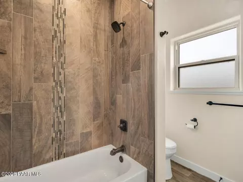 Bath - 15935 E Lone Fox Trl, Dewey, AZ 86327 photo 4 of 4