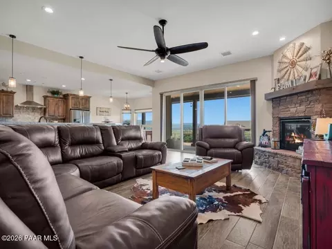 Living - 15935 E Lone Fox Trl, Dewey, AZ 86327 photo 2 of 3