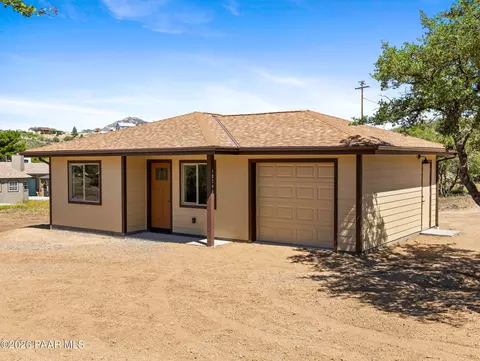 18290 S Niblick Dr, Peeples Valley, AZ 86332