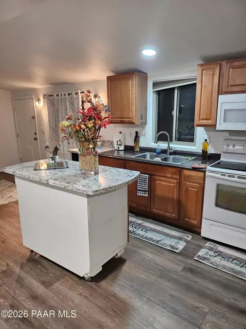 20827 E Cedar Dr, Mayer, AZ 86333