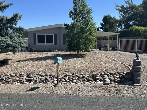 10389 E Brangus Ln, Dewey, AZ 86327