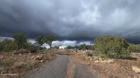 9938 W Gleed Station Rd, Ash Fork, AZ 86320
