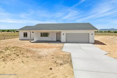 455 E Ocotillo Ln, Paulden, AZ 86334