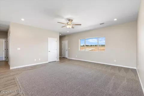 Living - 455 E Ocotillo Ln, Paulden, AZ 86334 photo 5 of 6