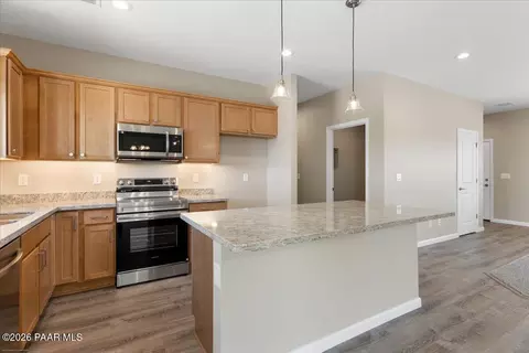 Kitchen - 455 E Ocotillo Ln, Paulden, AZ 86334 photo 3 of 5