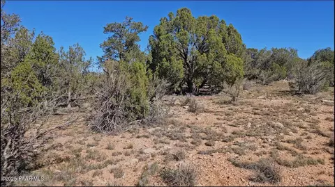 54913 N Echo Ln, Seligman, AZ 86337