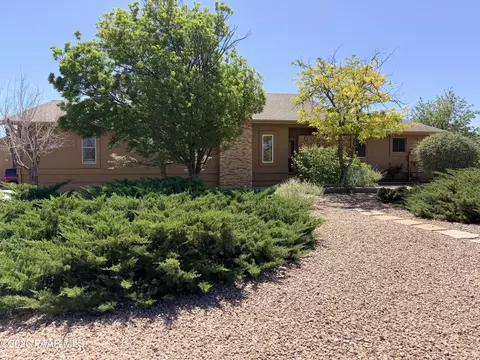 5697 N Honeysuckle Rd, Prescott, AZ 86305