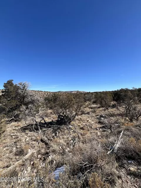 29740 W Rock Rdg, Seligman, AZ 86337