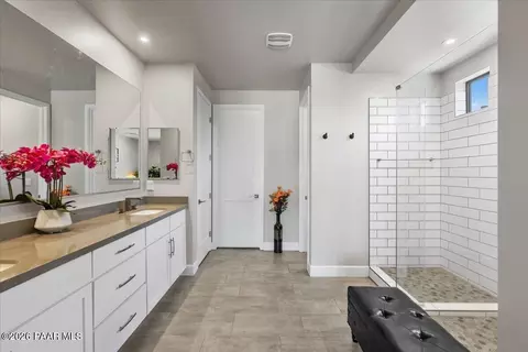 Bath - 5529 E Killen Loop, Prescott Valley, AZ 86314 photo 1 of 3