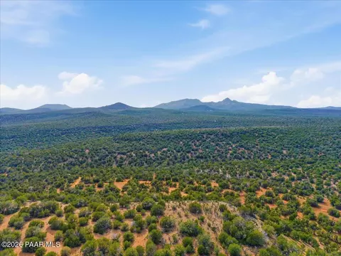 918 Wolf Rd, Ash Fork, AZ 86320 photo 4