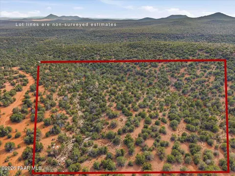 918 Wolf Rd, Ash Fork, AZ 86320