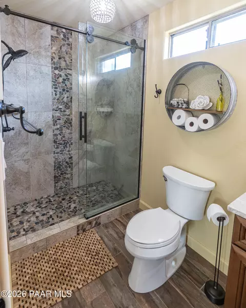 Bath - 12121 E Remuda Ln, Mayer, AZ 86333 photo 1 of 7