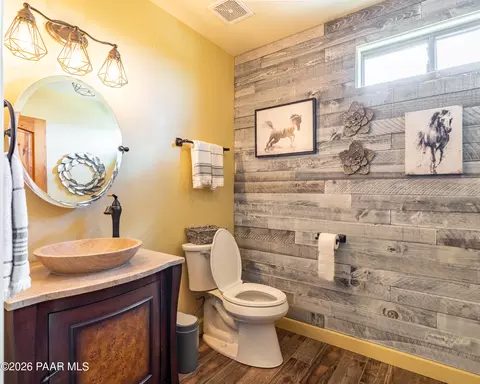 Bath - 12121 E Remuda Ln, Mayer, AZ 86333 photo 6 of 7