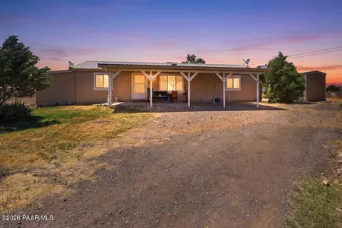 400 E Arbor Ln, Paulden, AZ 86334
