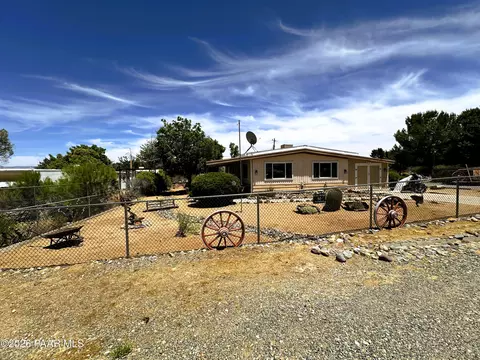 16329 S Red Rock Ln, Mayer, AZ 86333