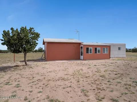 857 W Java Dr, Ash Fork, AZ 86320 photo 4