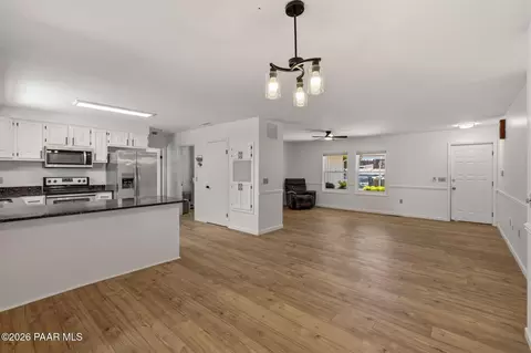 Living - 10833 E Oxbow Dr, Dewey, AZ 86327 photo 4 of 4