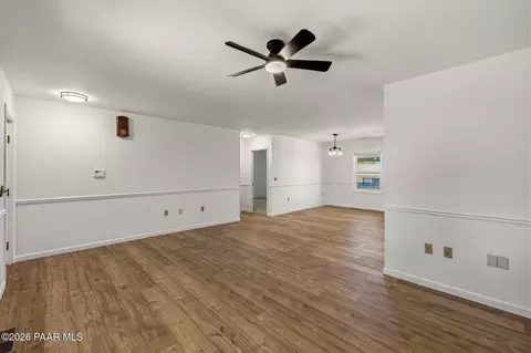 Living - 10833 E Oxbow Dr, Dewey, AZ 86327 photo 3 of 4
