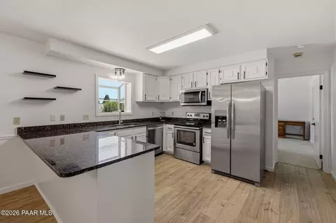 Kitchen - 10833 E Oxbow Dr, Dewey, AZ 86327 photo 2 of 4