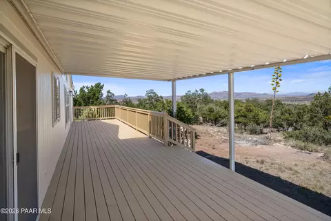 26100 W Moon Mountain Trl, Seligman, AZ 86337