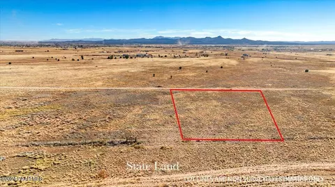 3294 W Limestone Dr, Paulden, AZ 86334