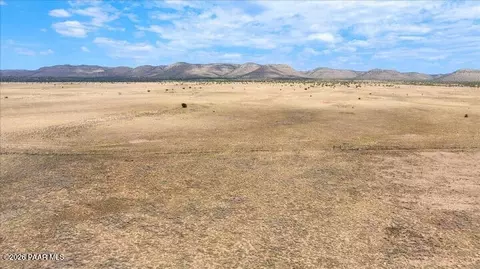 3341 W Limestone Dr, Paulden, AZ 86334