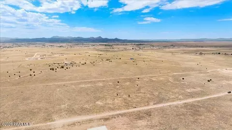 3383 W Limestone Dr, Paulden, AZ 86334