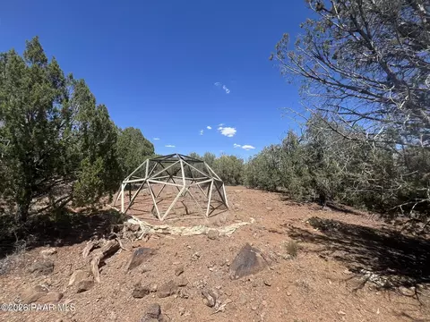 186 Gleed Station Rd, Ash Fork, AZ 86320