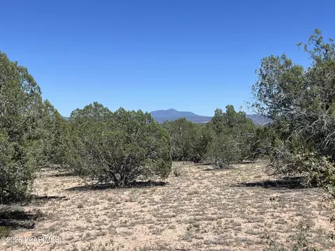 202 Cooks Trl, Ash Fork, AZ 86320