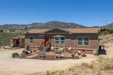 9355 E Wolf Rd, Dewey, AZ 86327