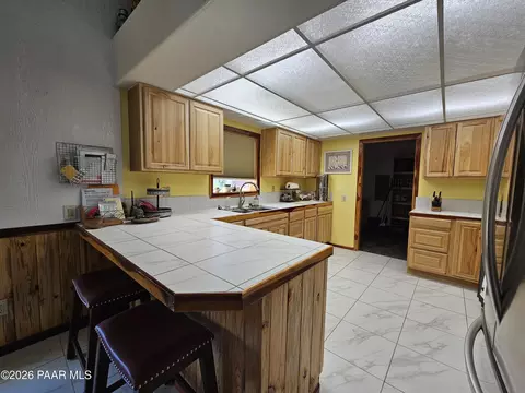 Kitchen - 10664 E Austin Loop, Kingman, AZ 86401 photo 1 of 4