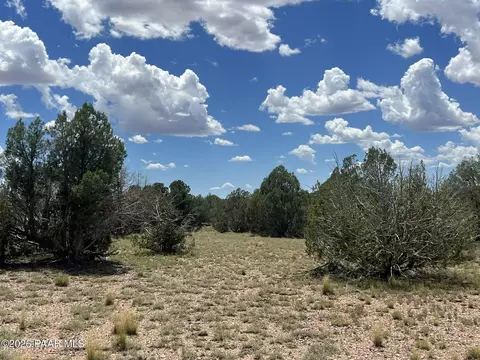 70 Arizona Rd, Ash Fork, AZ 86320